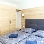 Gleiming Apartment